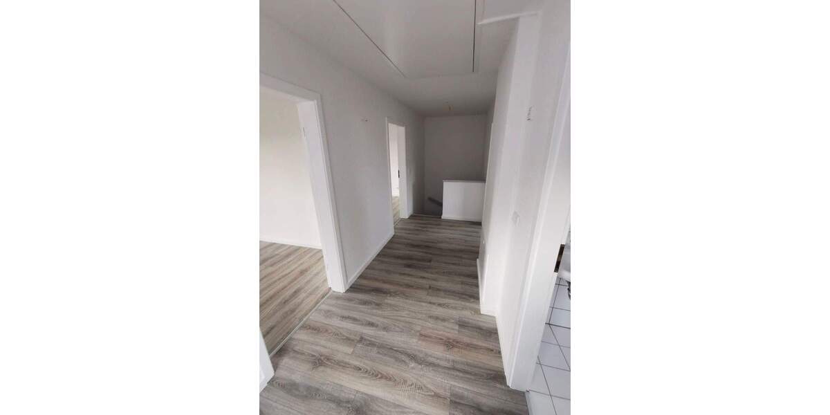 Doppelhaushälfte Leuna Zöschen - 4 Zimmer, 102 m&sup2;, 300.000&euro; | Angebot:25695165