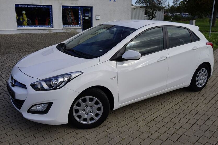i30