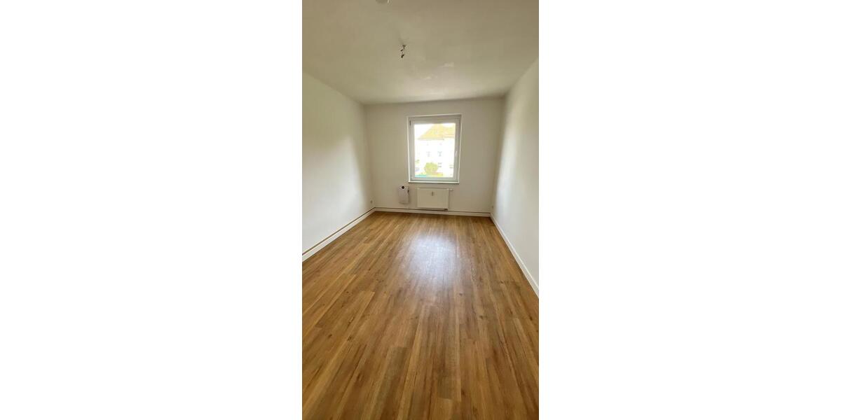 Etagenwohnung Schkeuditz - 5 Zimmer, 94 m&sup2;, 775&euro; | Angebot:26662737