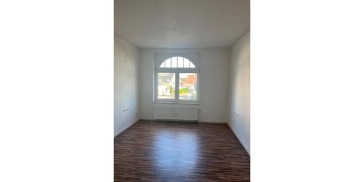 Etagenwohnung mit Balkon in ruhiger Wohngegend 4 zimmer