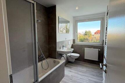 Große 4-Zimmer Wohnung in grüner Umgebung mit Garten und Garage 4 zimmer