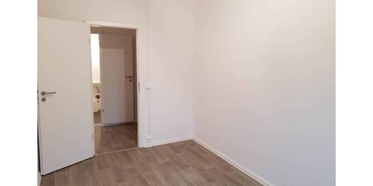 Erdgeschoßwohnung Leipzig Lausen-Grünau - 3 Zimmer, 68 m&sup2;, 525&euro; | Angebot:26068182