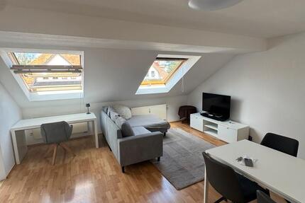 Gemütliche 2-Raum-Dachgeschosswohnung in Wahren zimmer