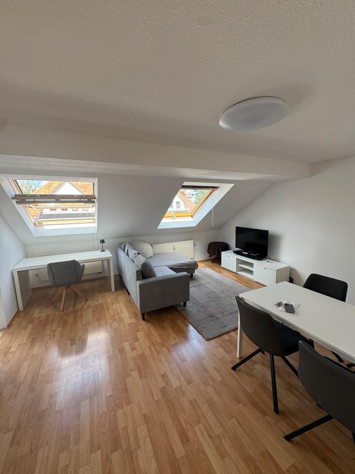 Gemütliche 2-Raum-Dachgeschosswohnung in Wahren zimmer