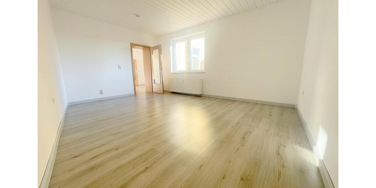 Etagenwohnung Lützen - 4 Zimmer, 110 m&sup2;, 850&euro; | Angebot:21439660