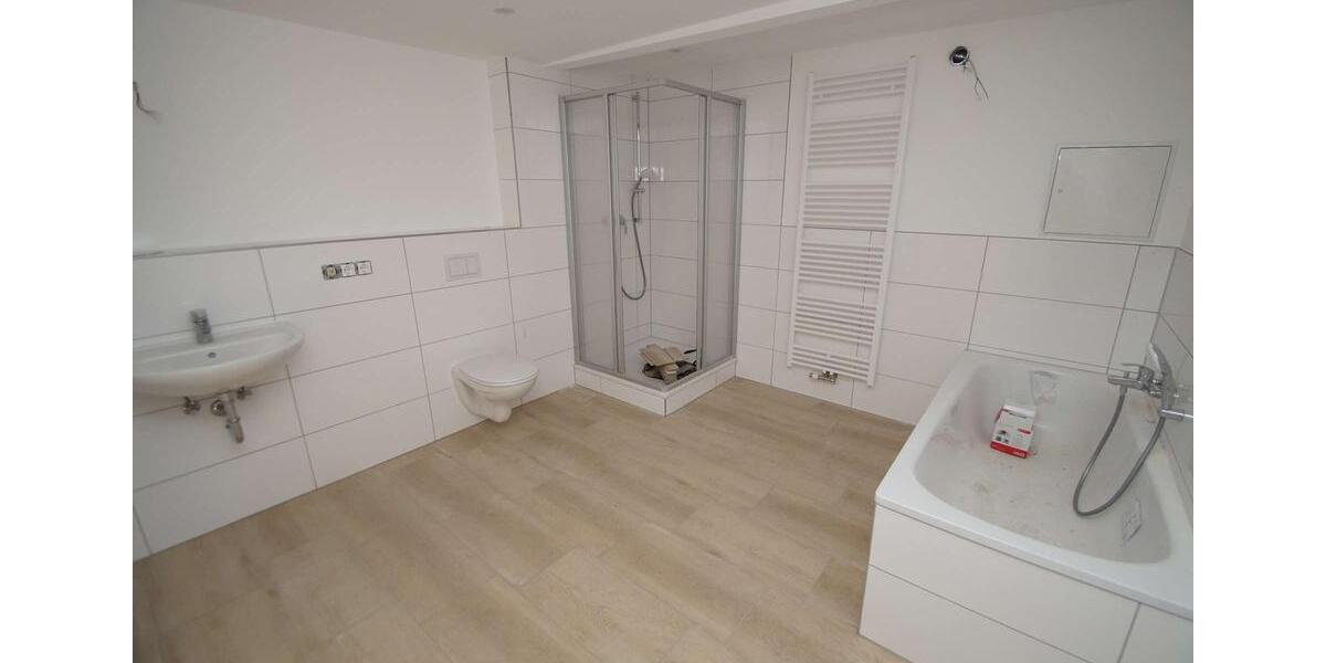 Erdgeschoßwohnung Schkopau - 3 Zimmer, 120 m&sup2;, 1.172&euro; | Angebot:24698919