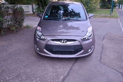 Hyundai ix20 108.000 km 7.999 &euro; Böhlen bei leipzig 04564