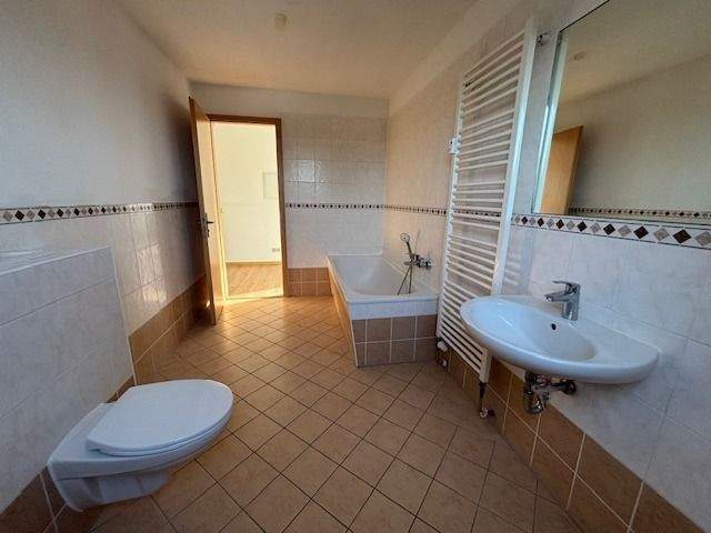 Etagenwohnung Markkleeberg Markkleeberg-Mitte - 2 Zimmer, 65 m&sup2;, 220.000&euro; | Angebot:25698237