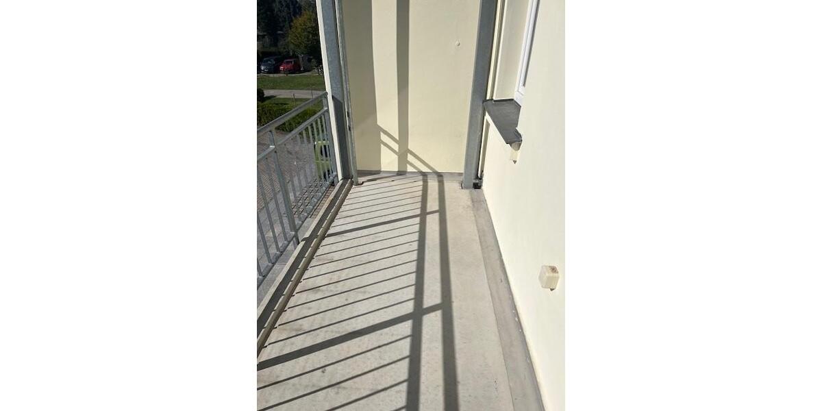 Etagenwohnung mit Balkon in ruhiger Wohngegend 4 zimmer