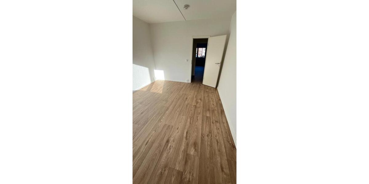 Etagenwohnung Leipzig Lausen-Grünau - 3 Zimmer, 67 m&sup2;, 360&euro; | Angebot:26662736
