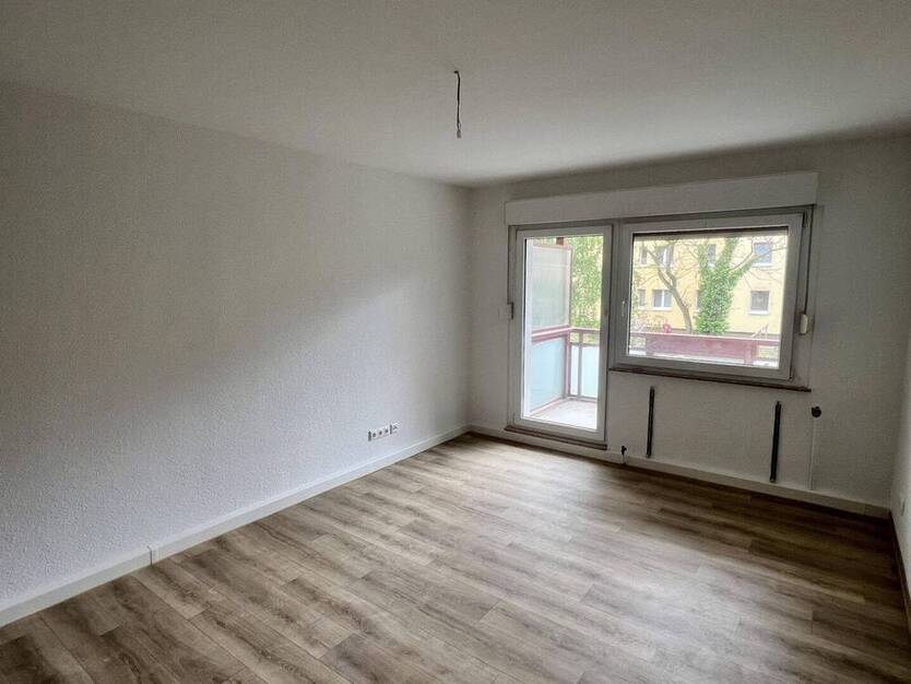 Neu renovierte Wohnung mit Balkon...ruhige Lage in Bad Düben!