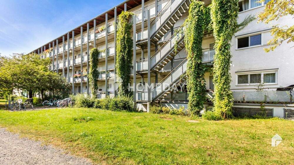 Zentral gelegen & dennoch ruhig: Helle Etagenwohnung mit praktischem Komfort & Tiefgaragenstellplatz 2 zimmer