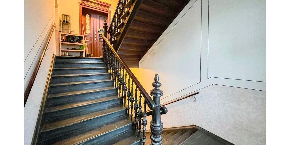 Charmante Altbauwohnung mit Stuck, Balkon & Wintergarten - Ihr neues Zuhause mit Charakter! 4 zimmer