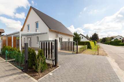 Haus zum Mieten in Leipzig 1.750 € 140 m²