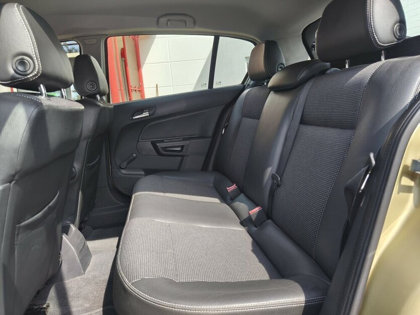 Astra Edition 1.6 Automatik/Klima/8x bereift