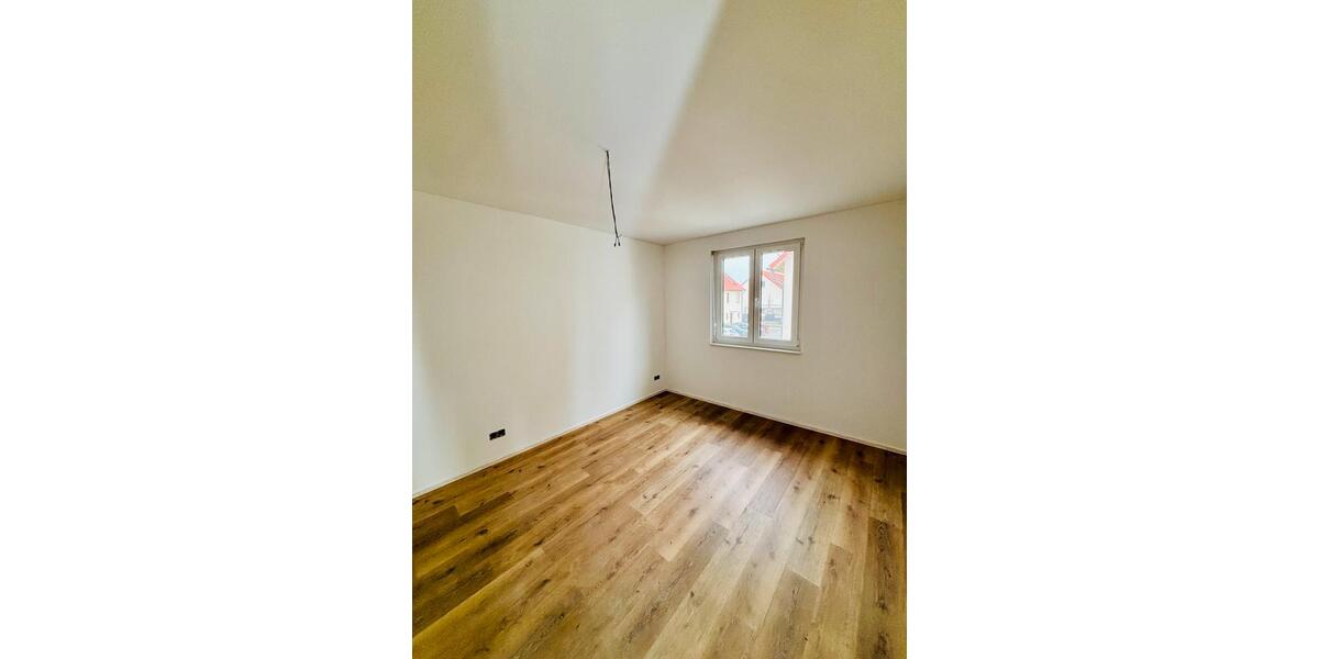 NEUBAU! Wohntraum für die ganze Familie, mit Terrasse und Garten. 7 zimmer