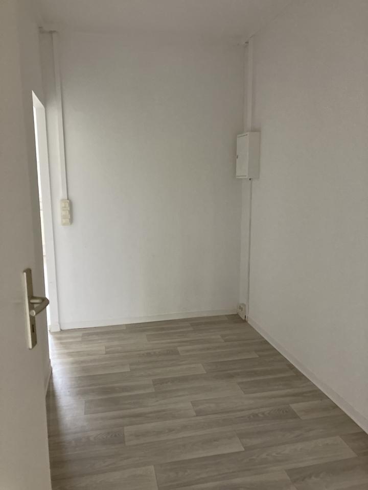 3 Zimmerwohnung im 1. OG mit Balkon zimmer