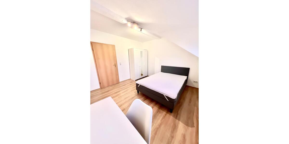 AB SOFORT: 630€ möbliertes Zimmer (32qm) 4er WG-Neugründung 1 zimmer