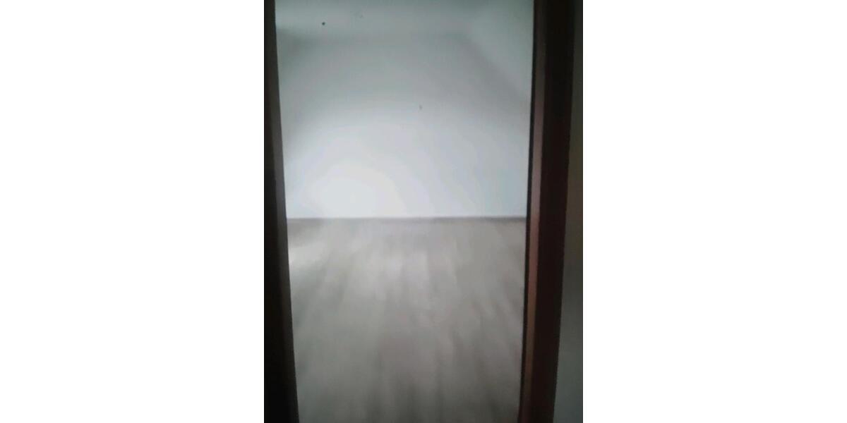 Etagenwohnung Schkopau - 4 Zimmer, 120 m&sup2;, 1.100&euro; | Angebot:25396495