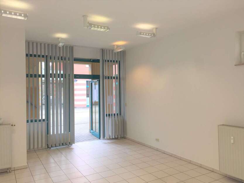 Praktische Gewerbeeinheit für BüroPraxis oder Einzelhandel zimmer