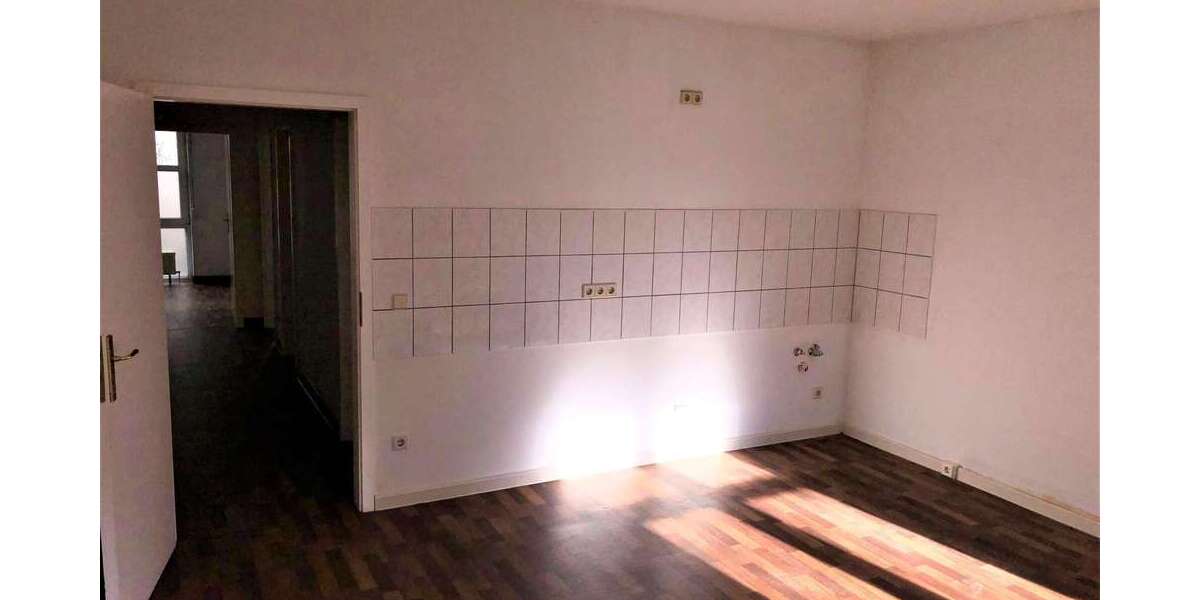 Vielseitig nutzbare Einheit mit Gartenanteil und Stellplatz in gefragter Lage 3 zimmer