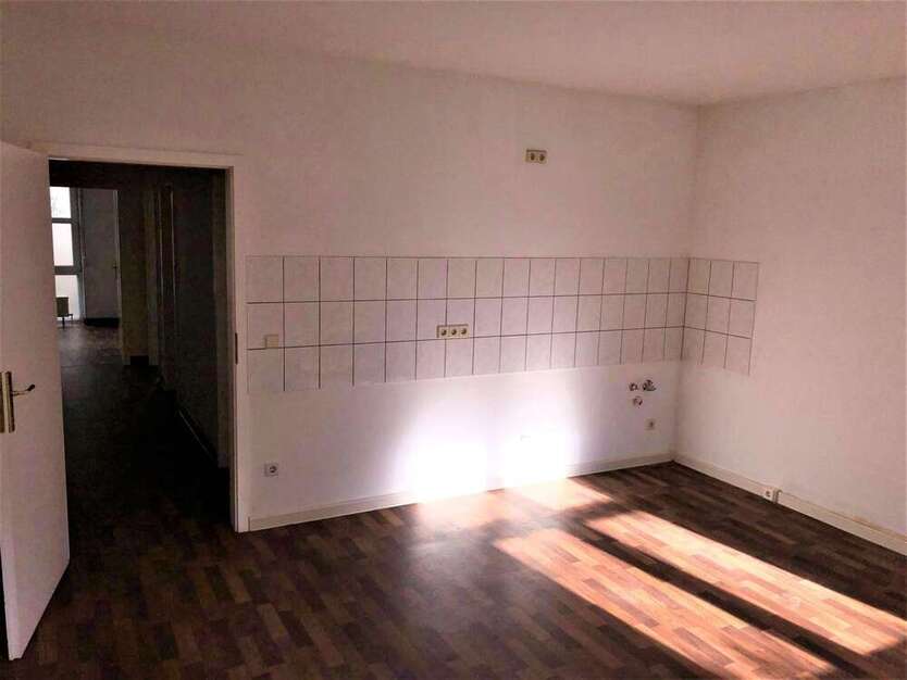 Vielseitig nutzbare Einheit mit Gartenanteil und Stellplatz in gefragter Lage 3 zimmer