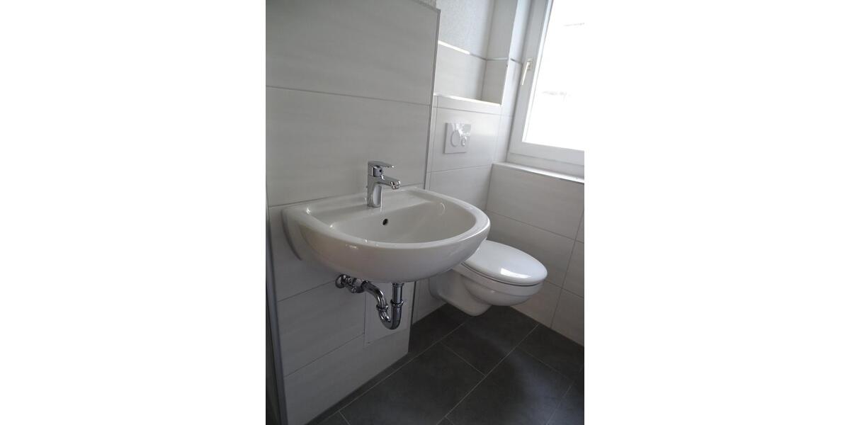 Erdgeschoßwohnung Hohenmölsen - 3 Zimmer, 60 m&sup2;, 370&euro; | Angebot:25634476