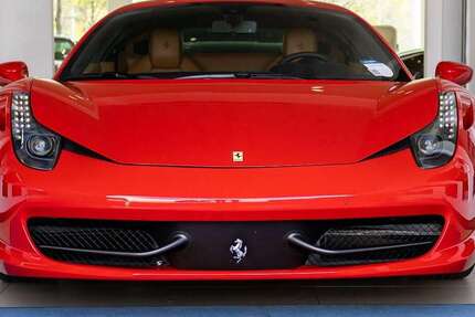 Ferrari 458 15.250 km 181.111 € Leipzig 04178