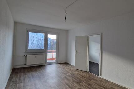 Ab 01.04.2026***Wir renovieren für Sie***Hübsche 2-Zimmer-Wohnung mit Balkon und Duschbad! 2 zimmer