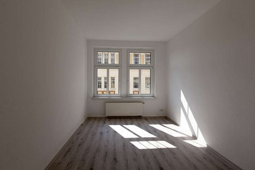 Faktor 18,9! - Saniertes Wohn- und Geschäftshaus mit Balkonen zimmer