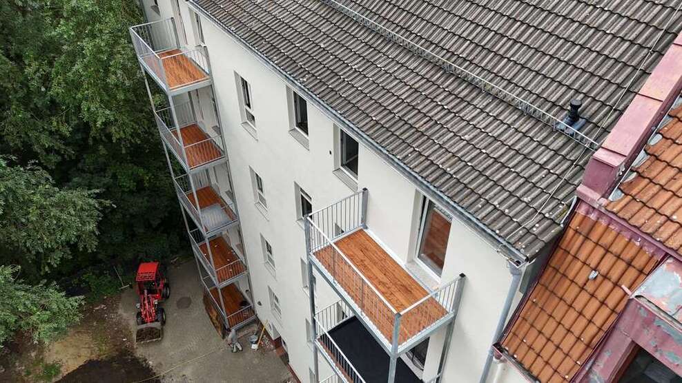 Bezugsfreie 4-R-Wohnung in denkmalgeschützten Gründerzeitgebäude, Anger-Crottendorf, mit Balkon 4 zimmer