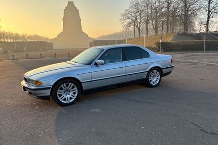 BMW 740