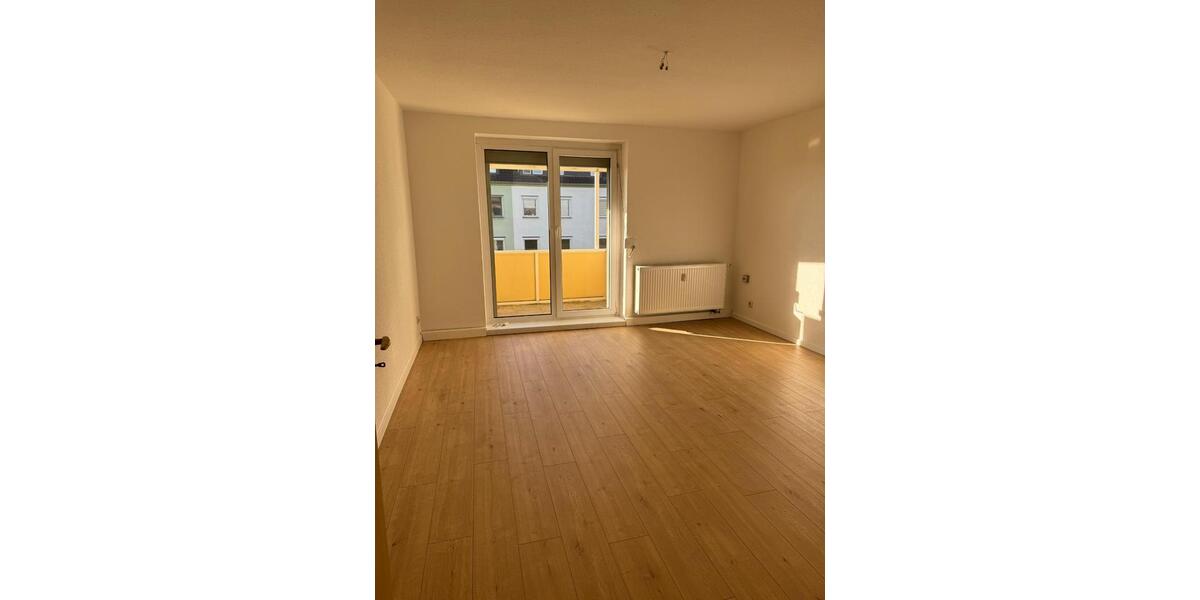 Moderne helle 3 ZKB Wohnung mit EBK + Balkon in Eilenburg zimmer
