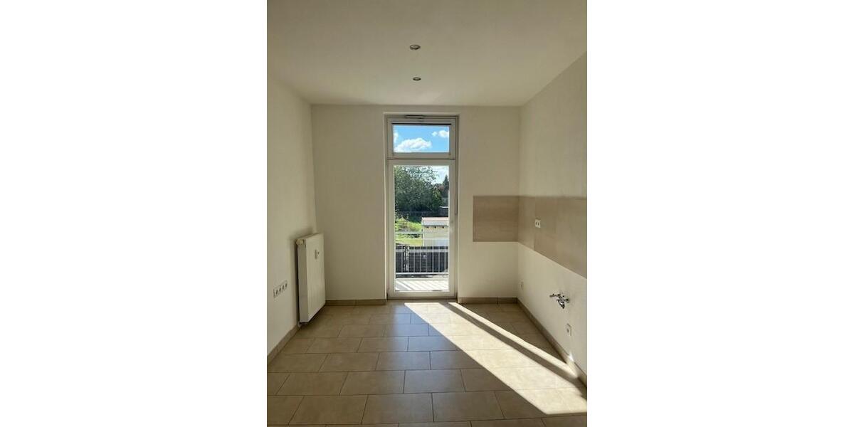 Etagenwohnung mit Balkon in ruhiger Wohngegend 4 zimmer