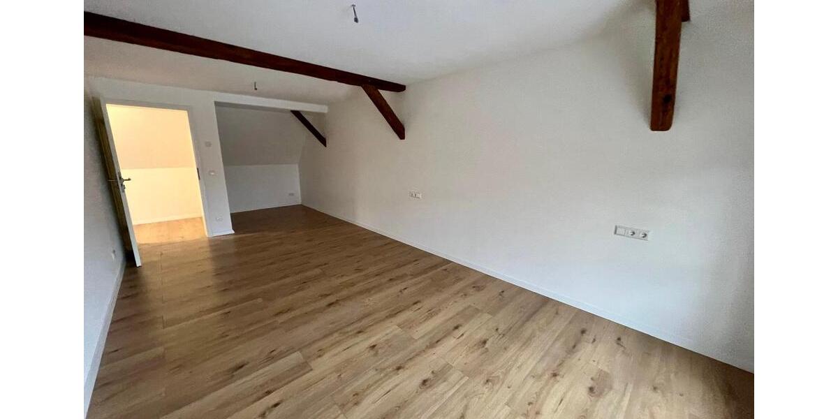 Dachgeschoßwohnung Schkeuditz - 3 Zimmer, 124 m&sup2;, 1.302&euro; | Angebot:26147891