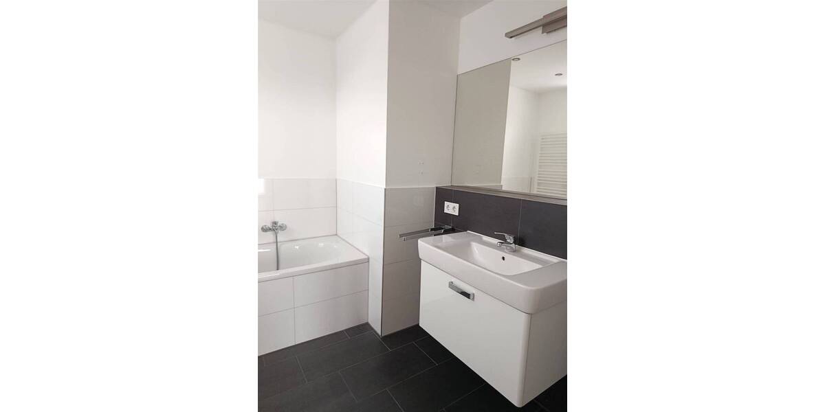 Etagenwohnung Zwenkau - 3 Zimmer, 108 m&sup2;, 1.499&euro; | Angebot:26308337