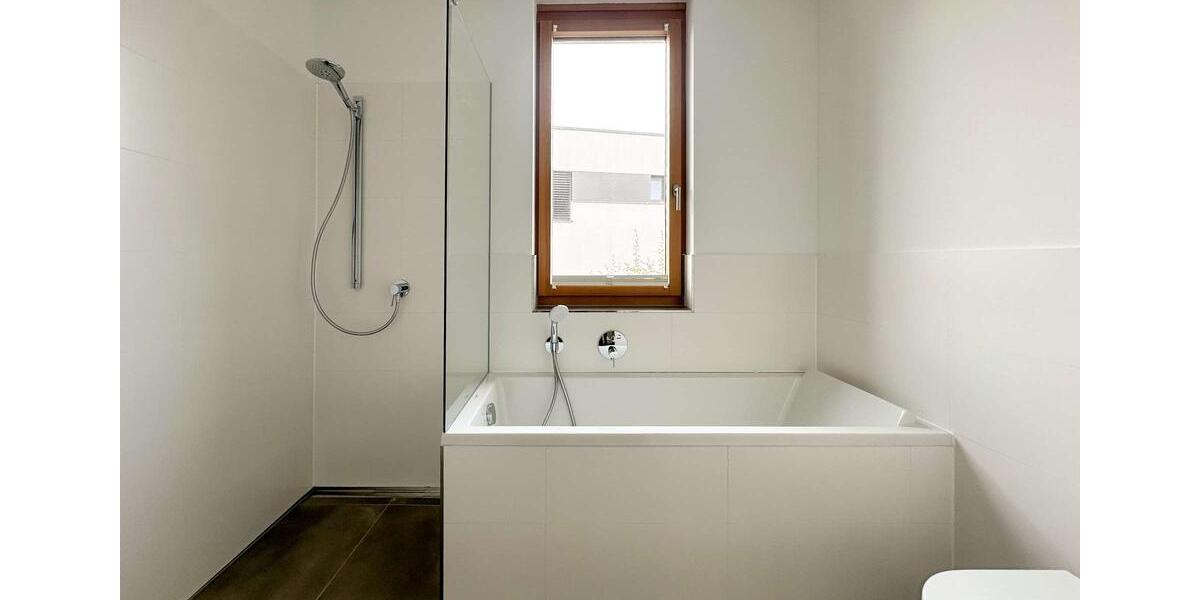 Familientraum: Penthouse mit traumhaftem Seeblick – ideal für Familien, EBK inklusive 6 zimmer