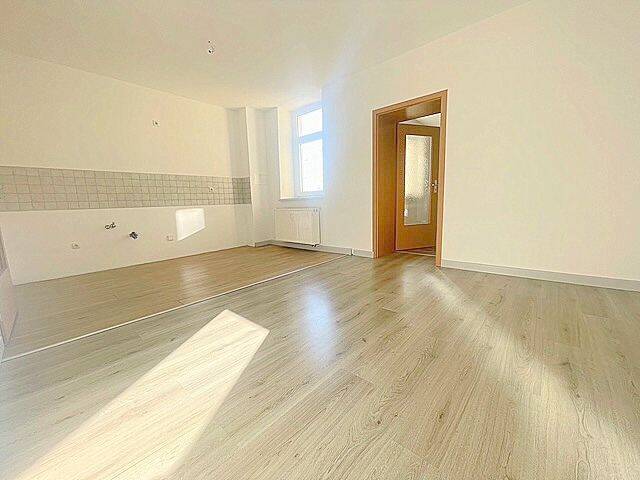 Etagenwohnung Lützen - 4 Zimmer, 110 m&sup2;, 850&euro; | Angebot:23957746