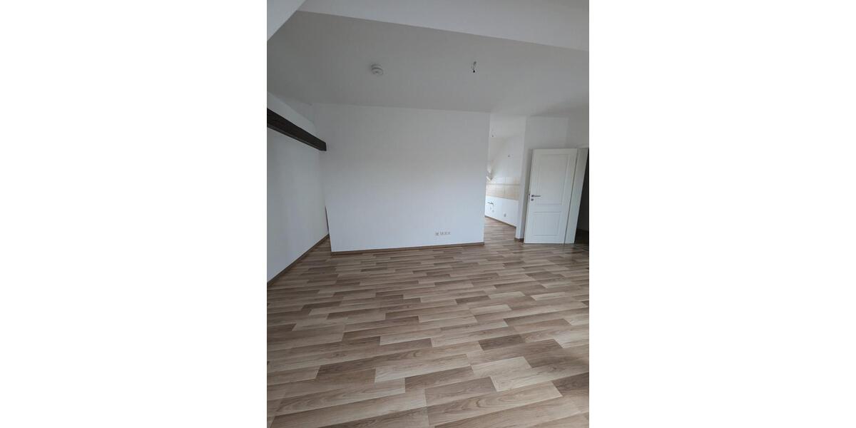 Dachgeschoßwohnung Leipzig Südost - 4 Zimmer, 145 m&sup2;, 1.399&euro; | Angebot:25717040