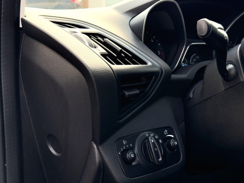 Ford C-Max 89.287 km 15.900 € Weißenfels 06667