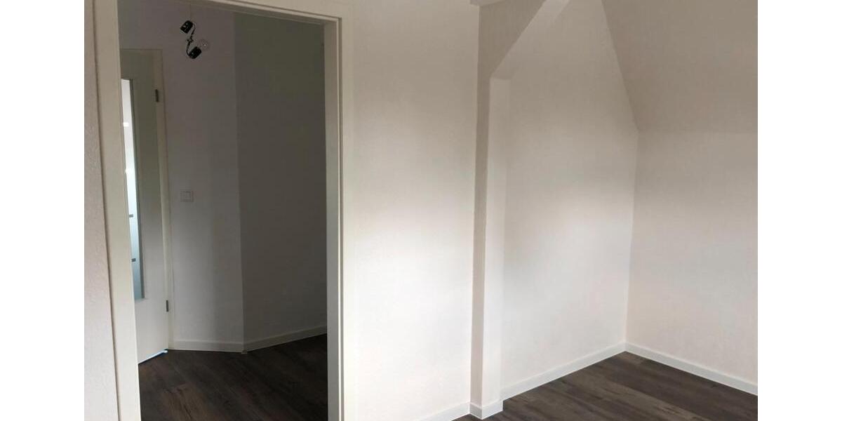 Dachgeschoßwohnung Wurzen - 3 Zimmer, 80 m&sup2;, 119.000&euro; | Angebot:27023025