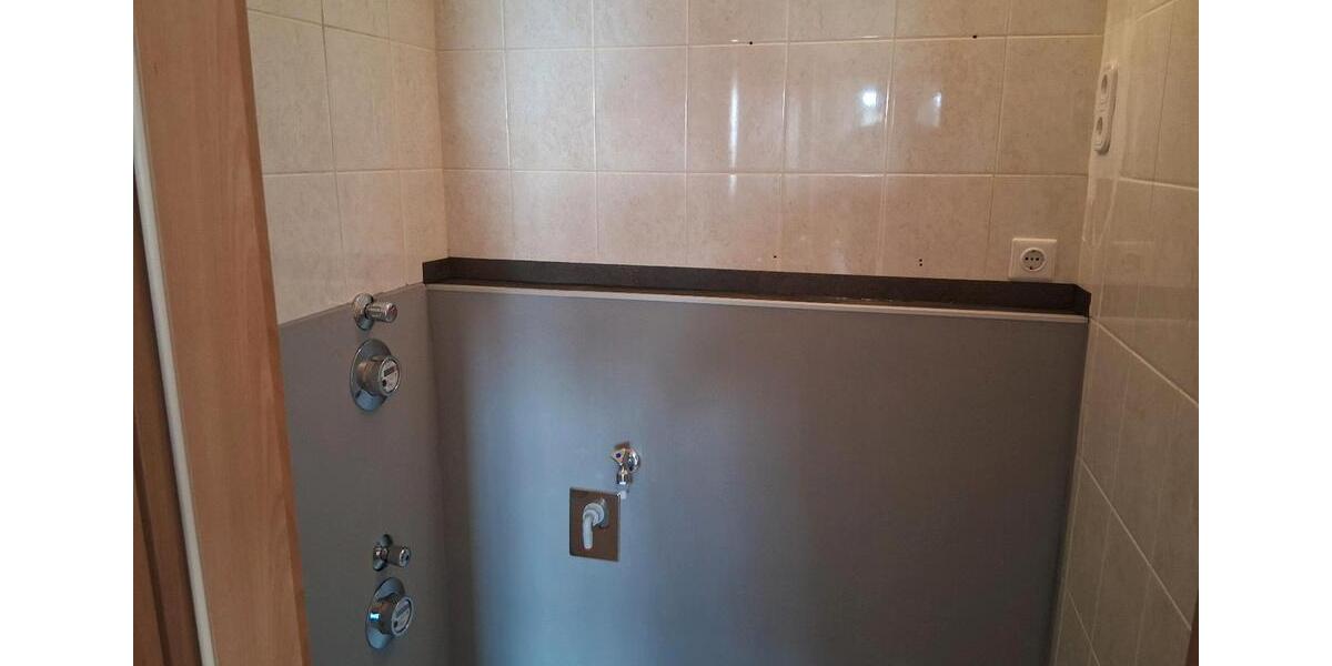 Erdgeschoßwohnung Hohenmölsen - 3 Zimmer, 70 m&sup2;, 750&euro; | Angebot:25649079