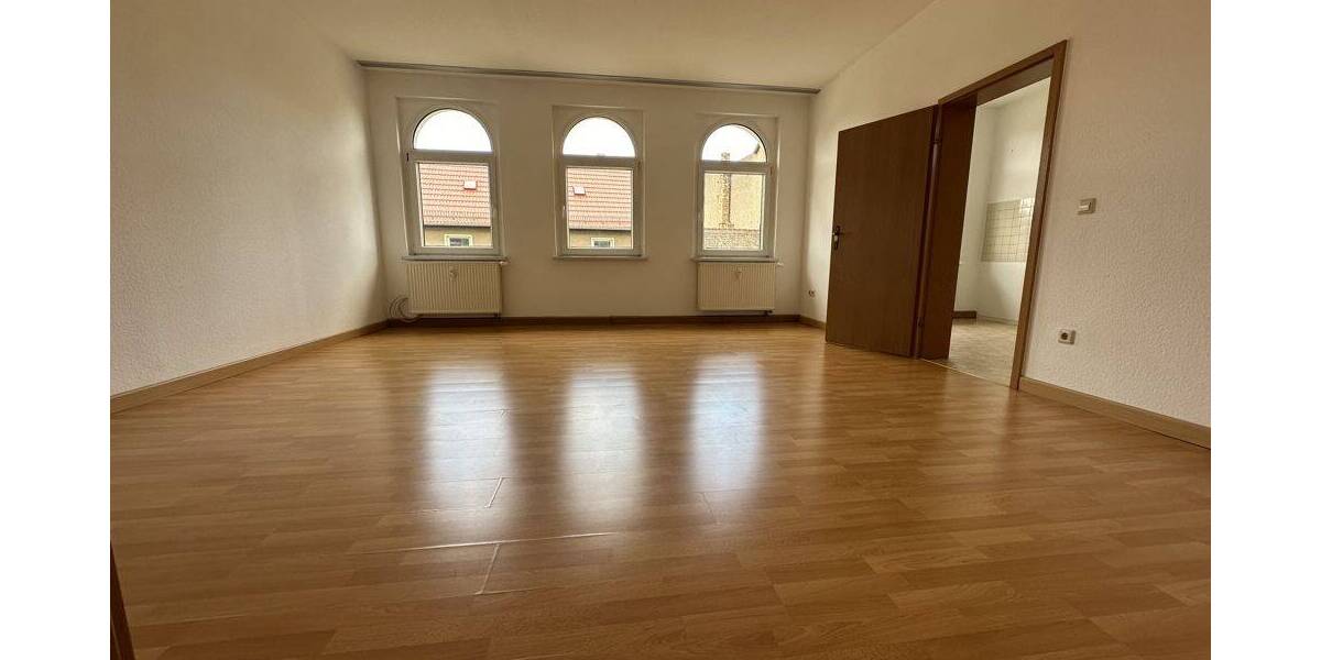 Etagenwohnung Lützen - 4 Zimmer, 120 m&sup2;, 900&euro; | Angebot:26797660