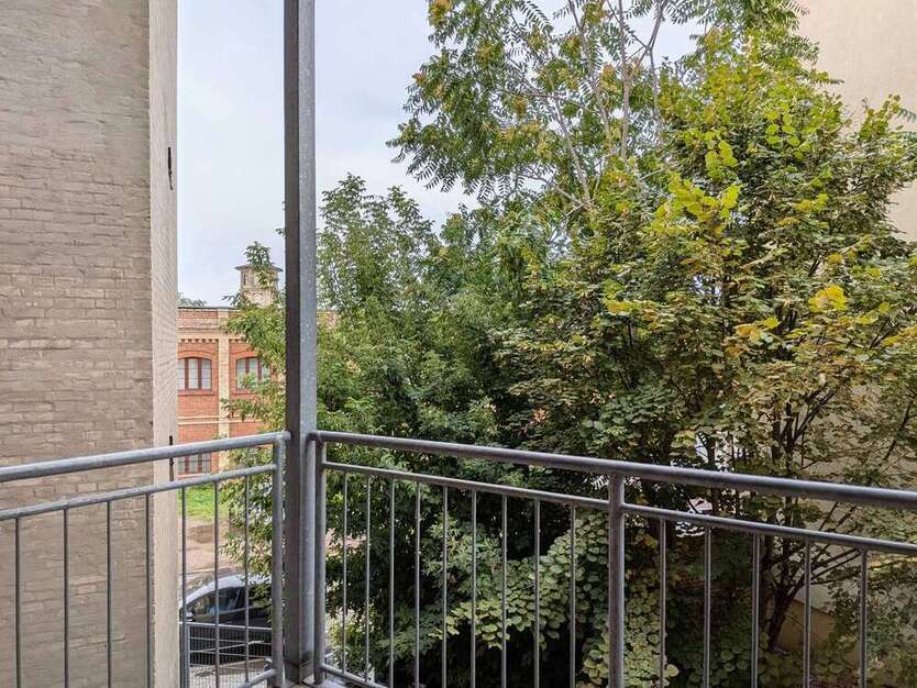 Wohnung zum Mieten in Halle 513 € 52.36 m²