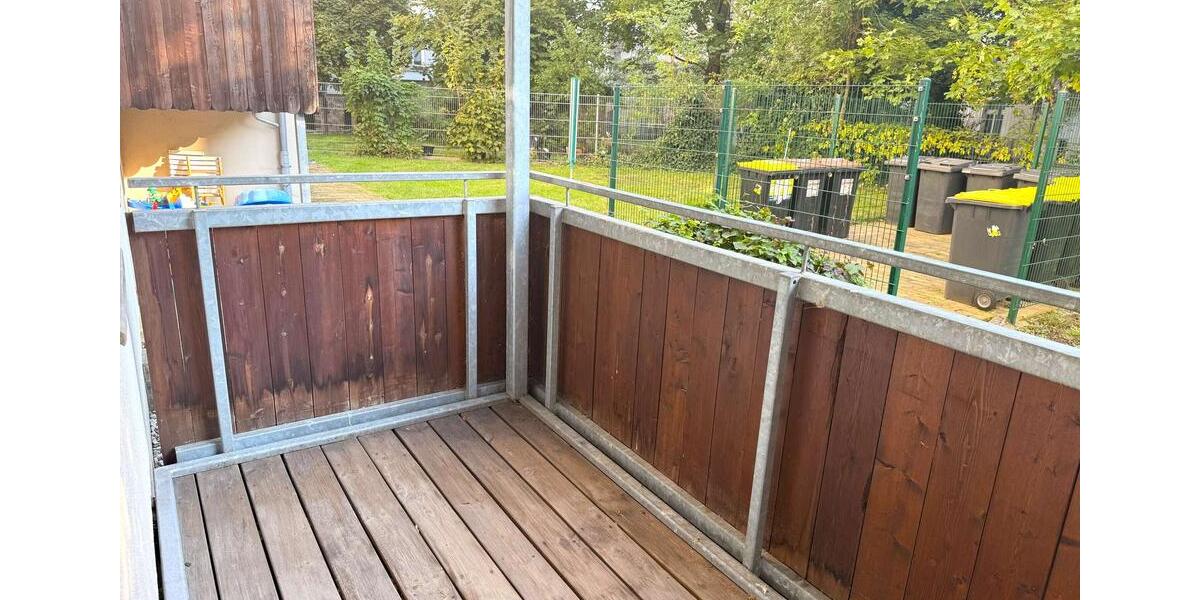 Wunderschöne Altbauwohnung mit Balkon | Tageslichtbad | Gartennutzung | Keller | Stuck 3 zimmer