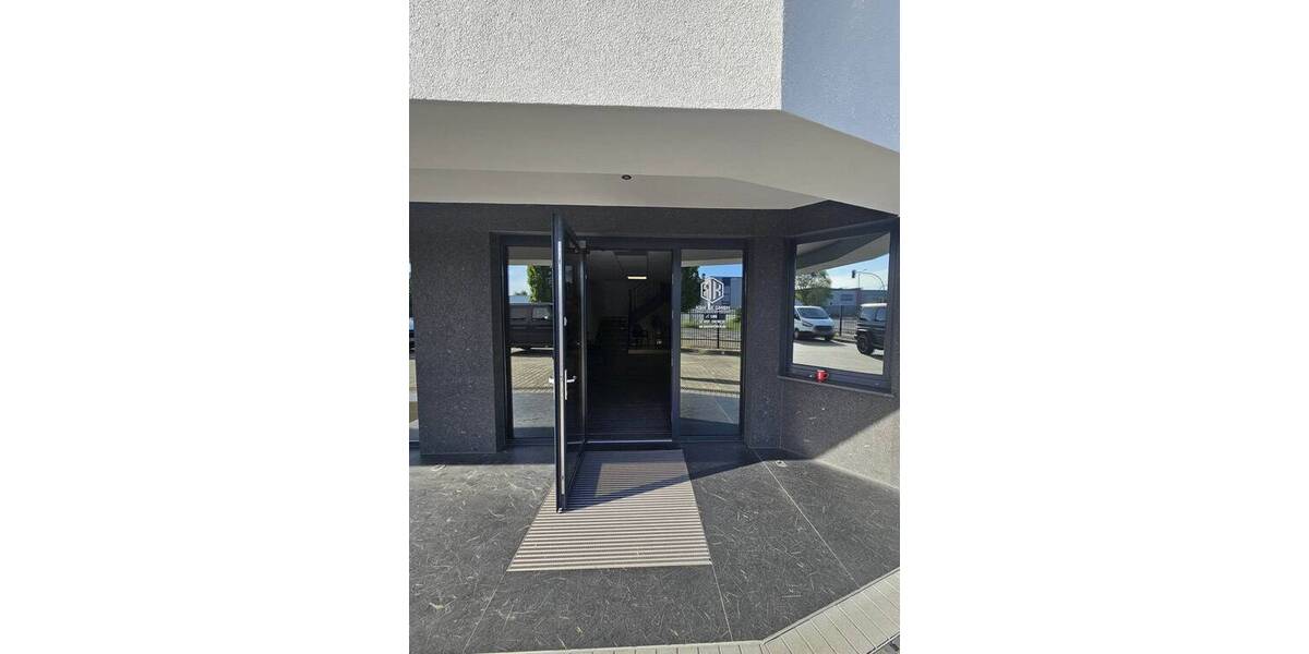 Moderne Gewerbefläche mit Büro + Lager, Freifläche + SP möglich zimmer