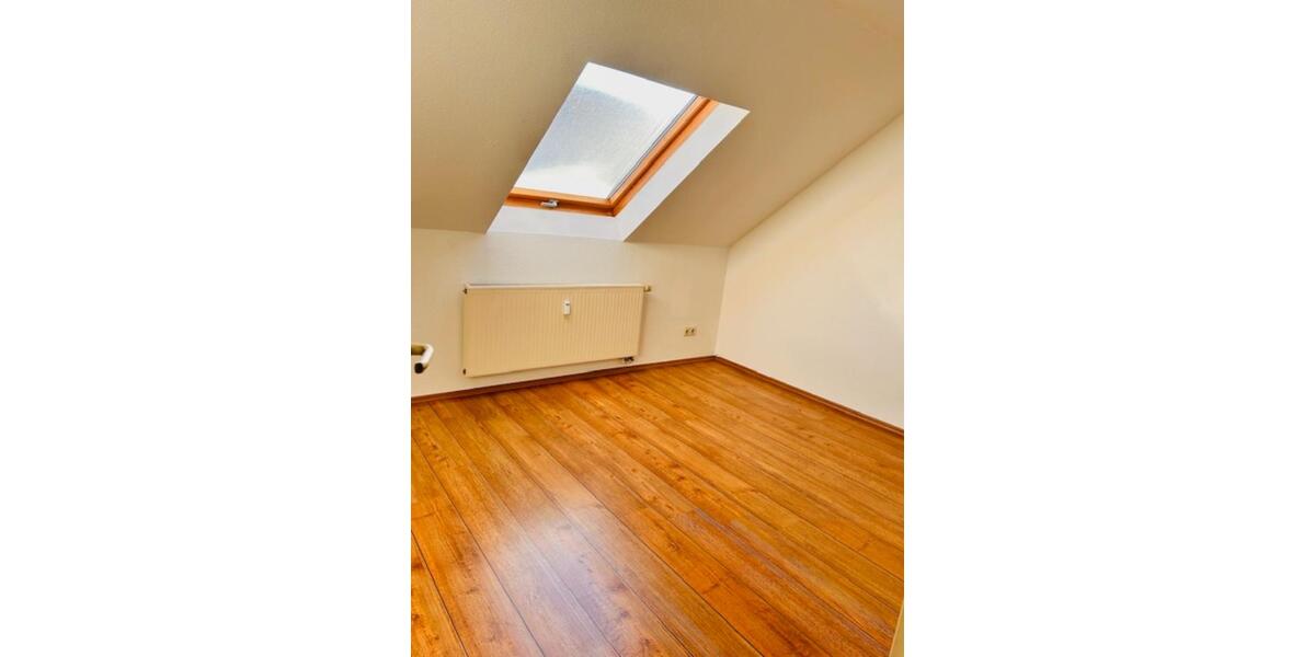 Dachgeschoßwohnung Zwenkau - 4 Zimmer, 90 m&sup2;, 680&euro; | Angebot:25363735