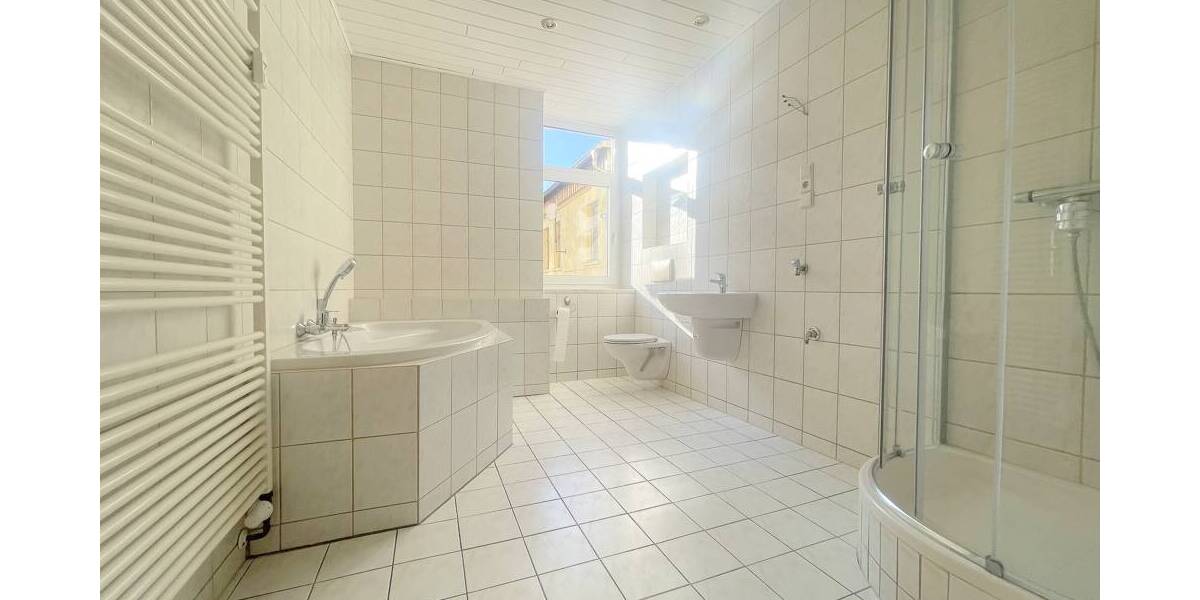 Etagenwohnung Lützen - 4 Zimmer, 110 m&sup2;, 850&euro; | Angebot:23957746