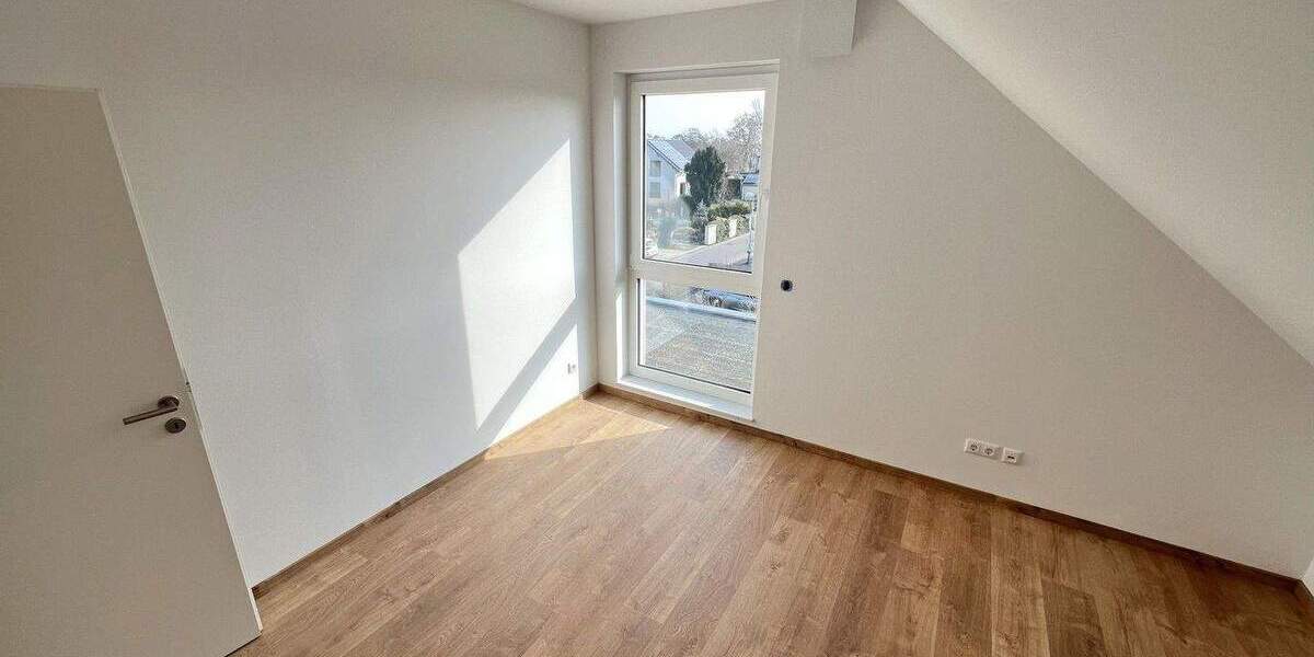 Doppelhaushälfte Leipzig Burghausen-Rückmarsdorf - 6 Zimmer, 158 m&sup2;, 2.675&euro; | Angebot:25775599