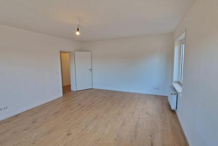 Provisionsfrei: 4-Zi.-Whg. mit Balkon, Garage, super Anbindung